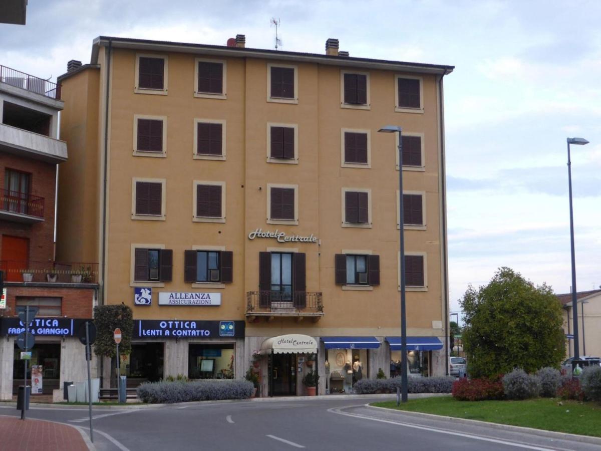 Hotel Centrale Chiusi Ngoại thất bức ảnh