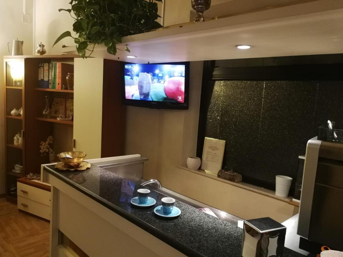 Hotel Centrale Chiusi Ngoại thất bức ảnh