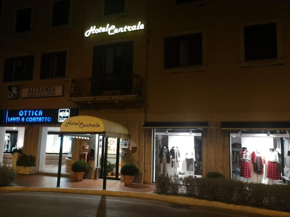 Hotel Centrale Chiusi Ngoại thất bức ảnh